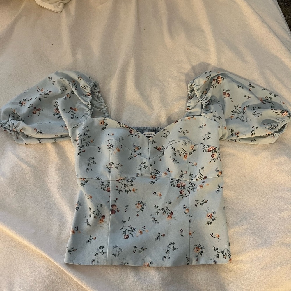 Abercrombie and fitch top